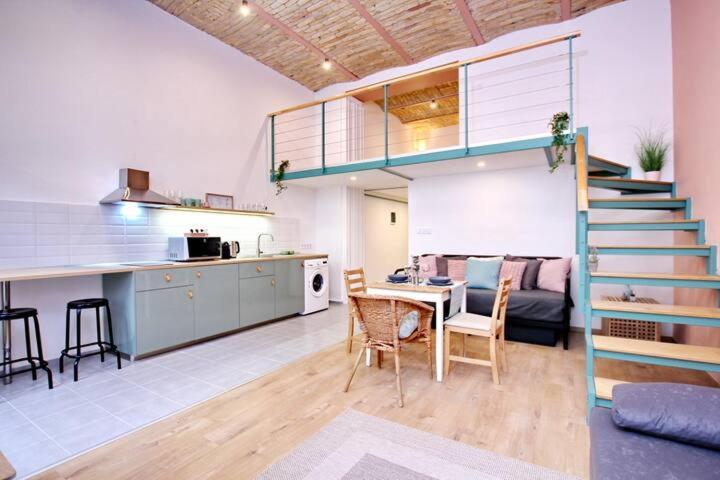 Canga Downtown For 6ppl, Balcony, Projector Apartment *